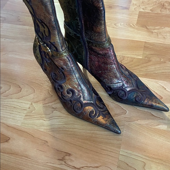 Elegant Gold and Bronze womens boots - Picture 5 of 5